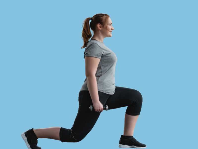 Kvinde der laver lunges
