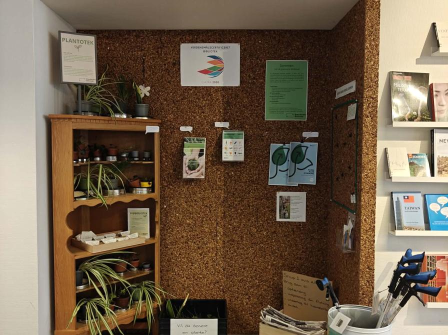 Den Grønne Væg med Plantotek og bæredygtige råd